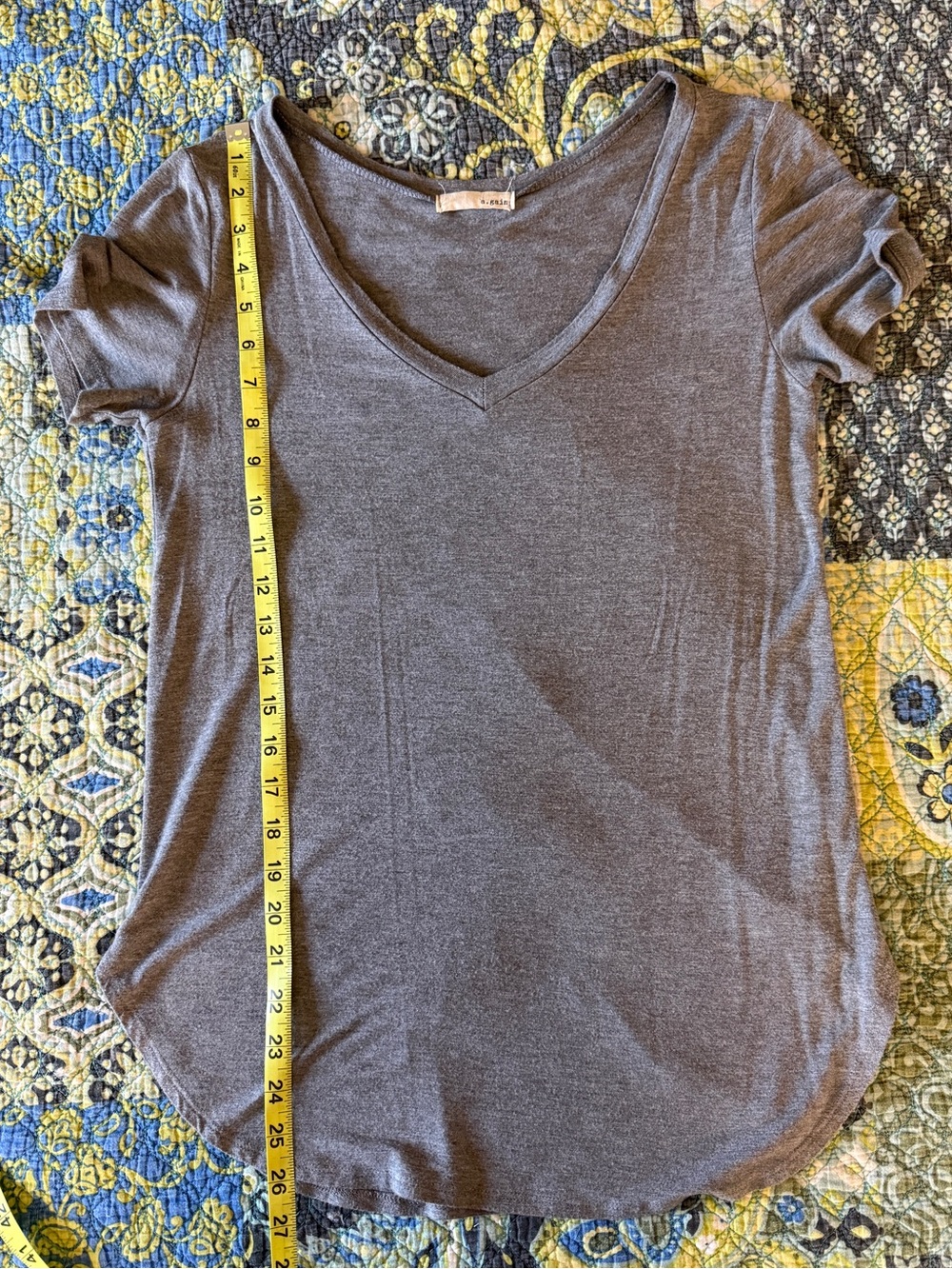 Women's Gray V-Neck Short Sleeve Top